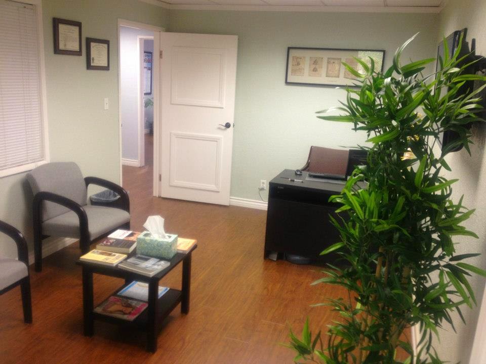 Chiro Wellness West Covina, Dr. Shahid Lateef D.C.